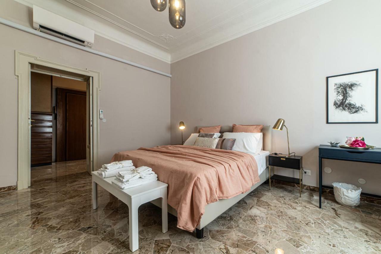 Joivy Sophisticated 3-Bed Flat With Desk Apartment Milano Exterior foto