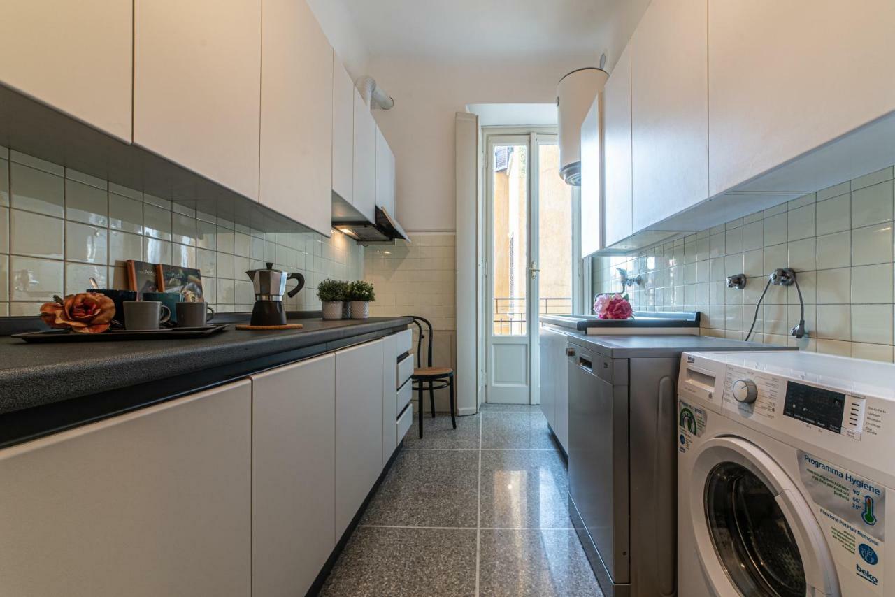 Joivy Sophisticated 3-Bed Flat With Desk Apartment Milano Exterior foto