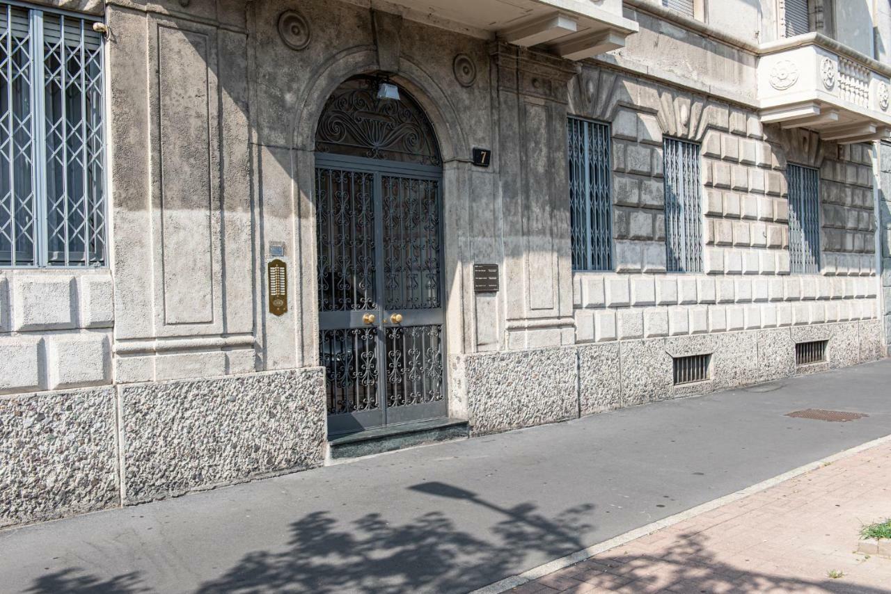 Joivy Sophisticated 3-Bed Flat With Desk Apartment Milano Exterior foto