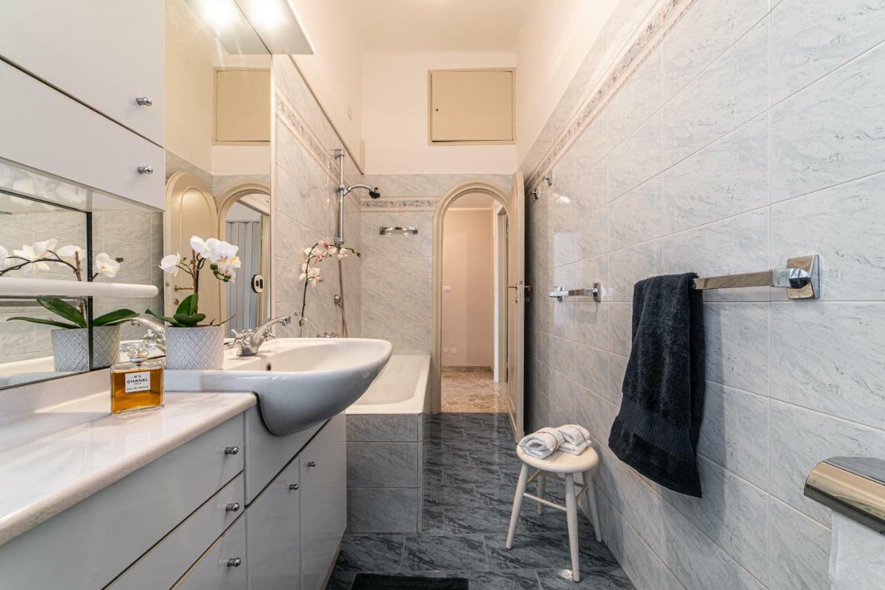Joivy Sophisticated 3-Bed Flat With Desk Apartment Milano Exterior foto