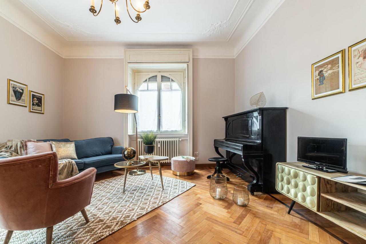 Joivy Sophisticated 3-Bed Flat With Desk Apartment Milano Exterior foto