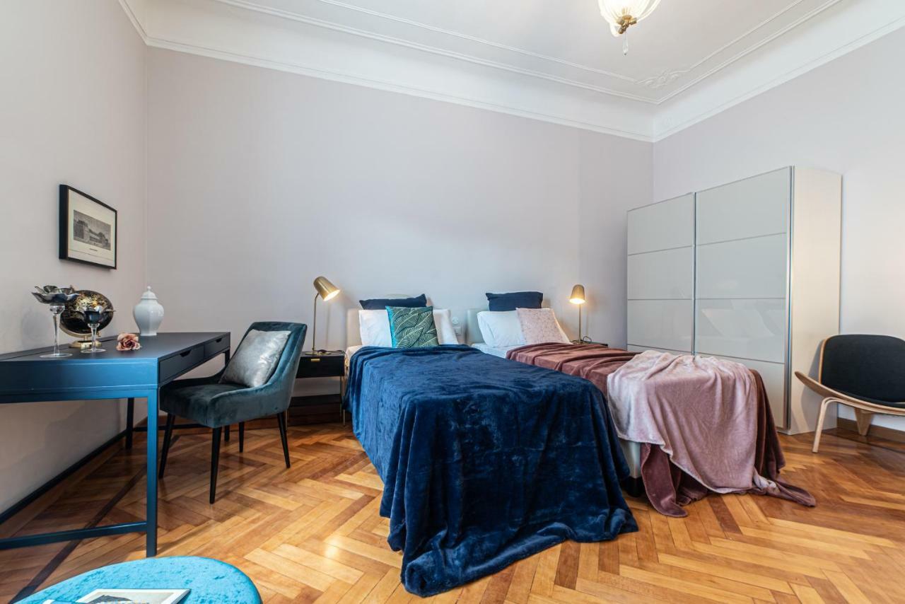 Joivy Sophisticated 3-Bed Flat With Desk Apartment Milano Exterior foto
