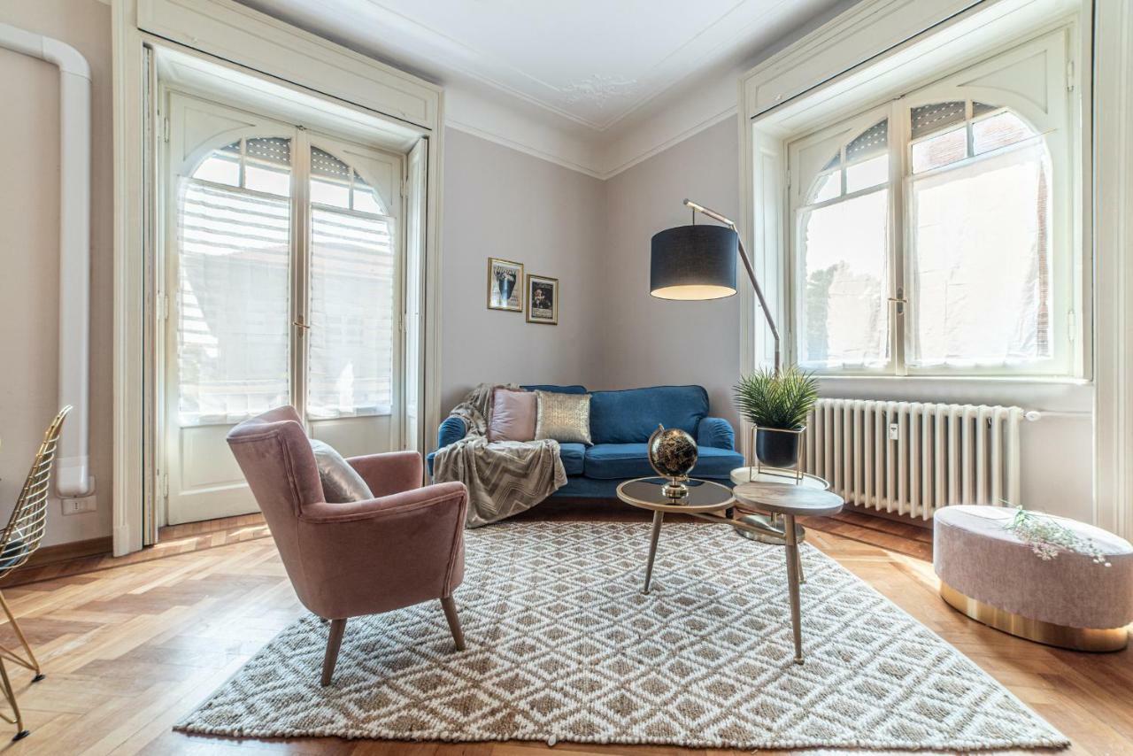 Joivy Sophisticated 3-Bed Flat With Desk Apartment Milano Exterior foto