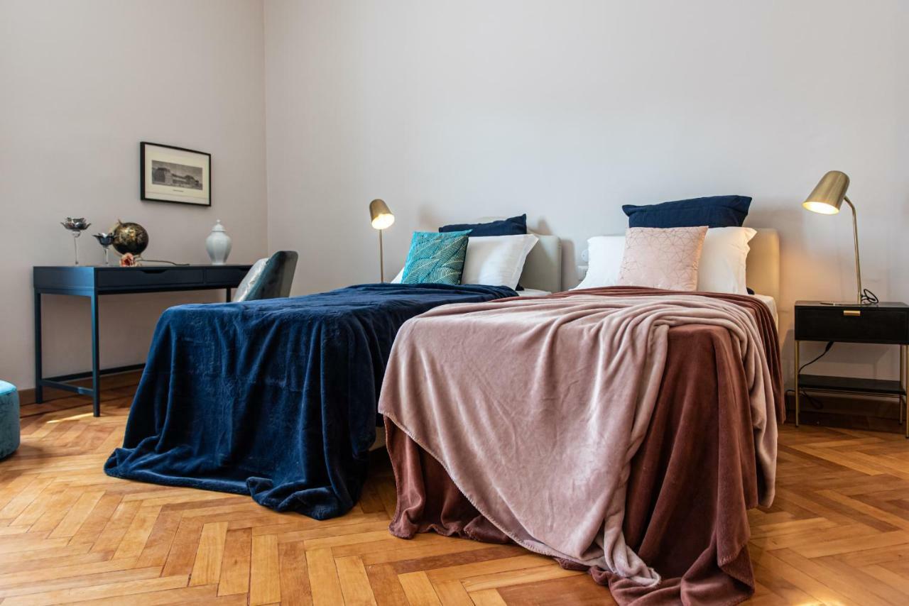 Joivy Sophisticated 3-Bed Flat With Desk Apartment Milano Exterior foto