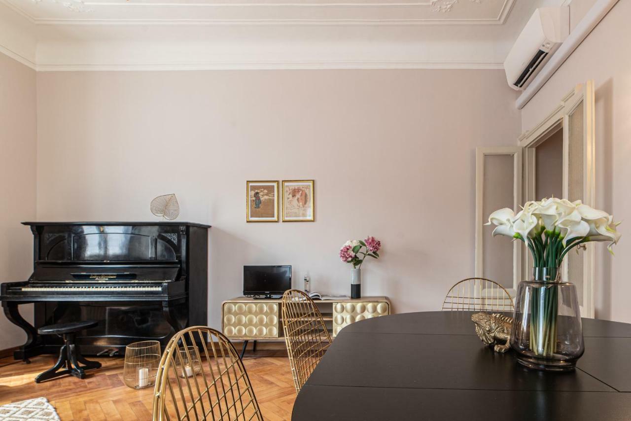 Joivy Sophisticated 3-Bed Flat With Desk Apartment Milano Exterior foto